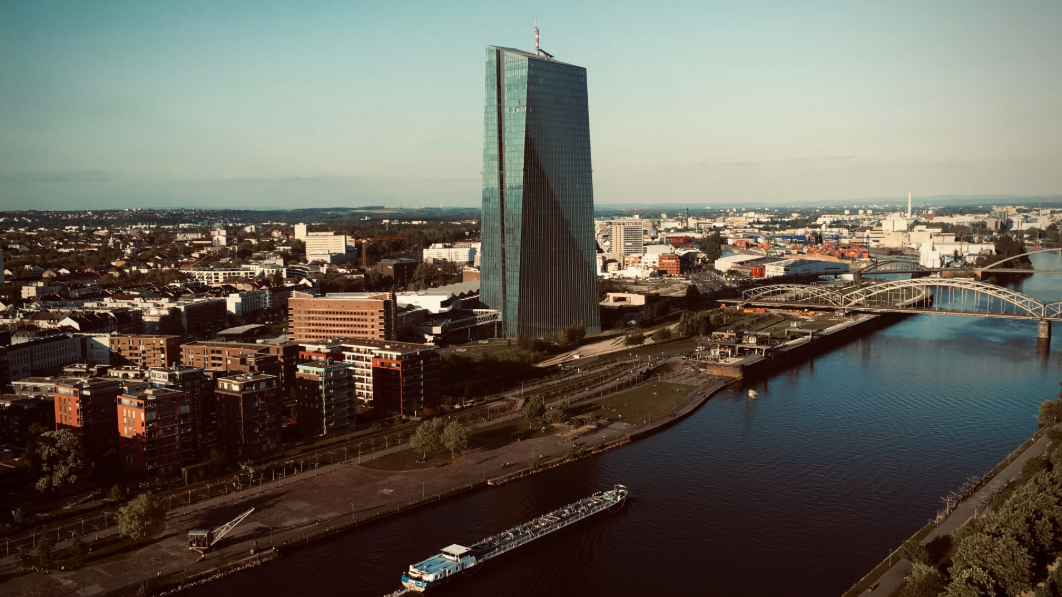 Foto des Skytower, Sitz der EZB in Frankfurt am Main 
