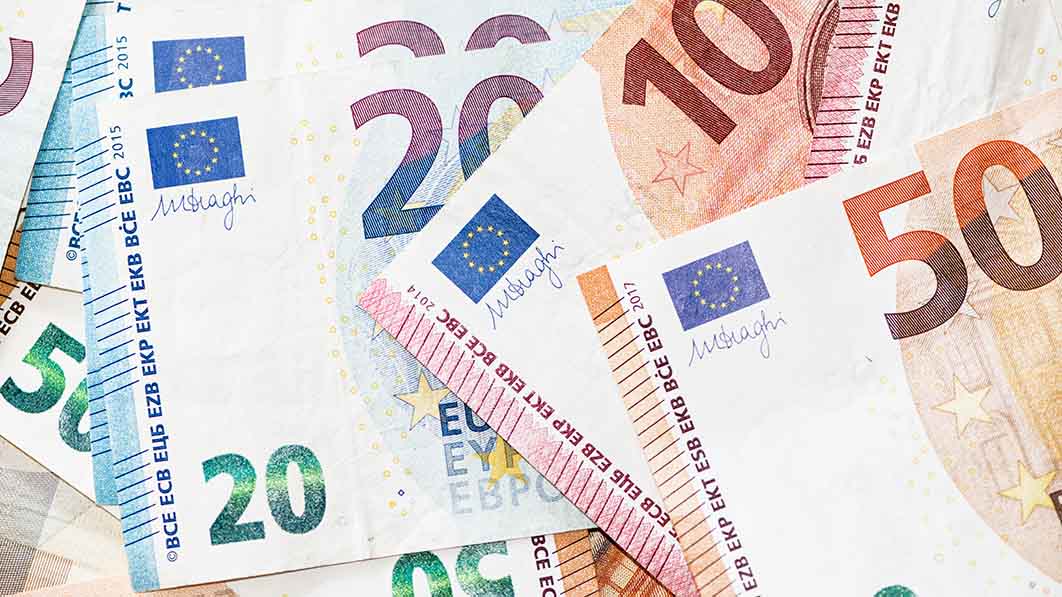 Geld kostet wieder 